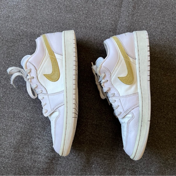 Jordan 1 Low Barely Grape Sneakers - Picture 6 of 12